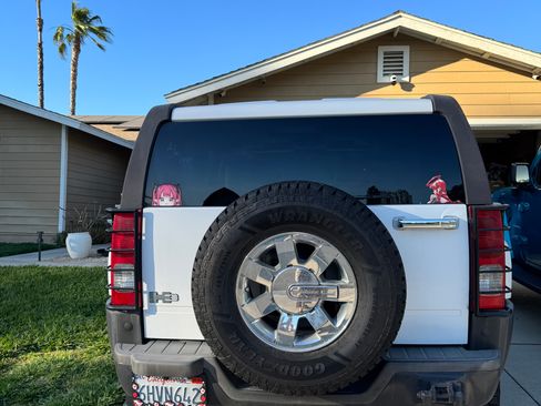 Used 2007 HUMMER H3 AWD/4WD image 8