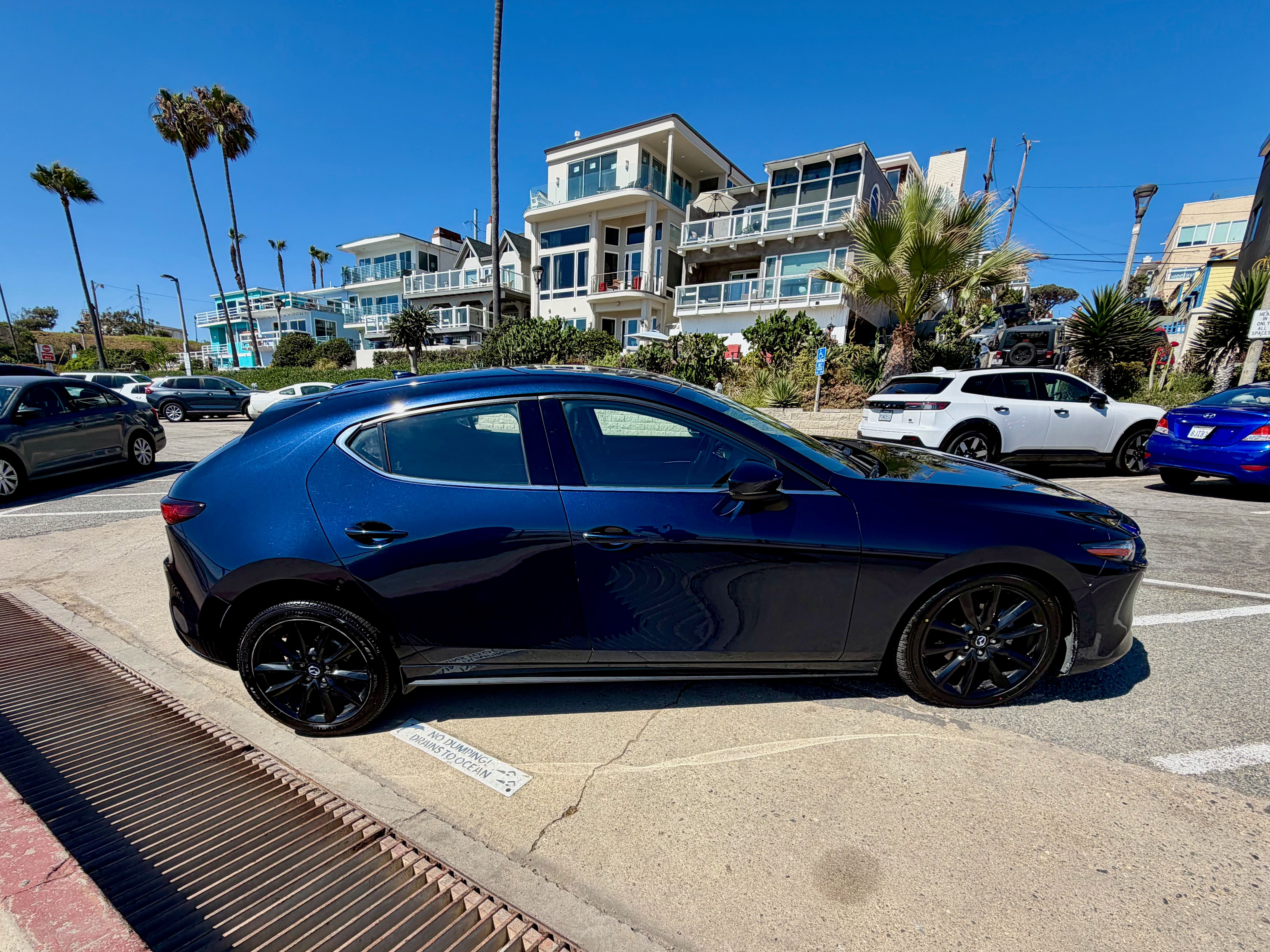 Used 2020 MAZDA MAZDA3 Hatchback w/ Premium Package FWD image 9