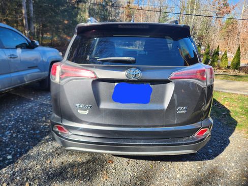 Used 2016 Toyota RAV4 XLE image 8