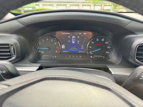 Used 2020 Ford Explorer XLT w/ Equipment Group 202A RWD image 14