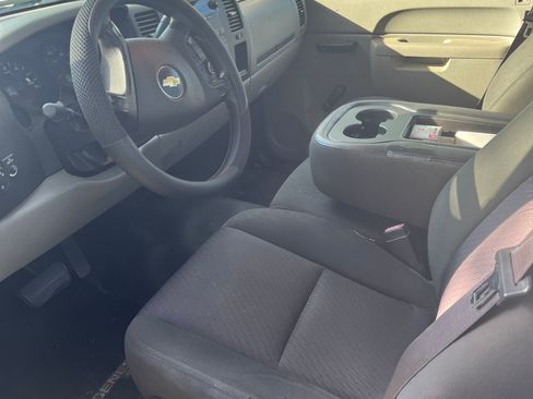 Used 2013 Chevrolet Silverado 1500 W/T RWD image 8