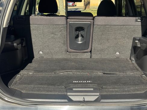 Used 2017 Nissan Rogue SV image 6