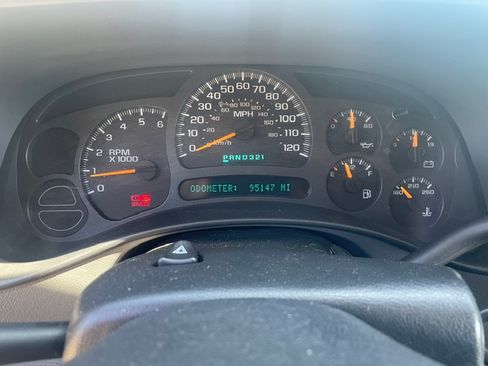 Used 2004 GMC Sierra 1500 SLT w/ Light Duty Power Package RWD image 4