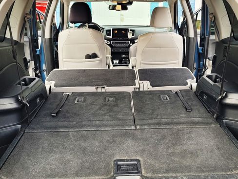 Used 2016 Honda Pilot Touring image 11