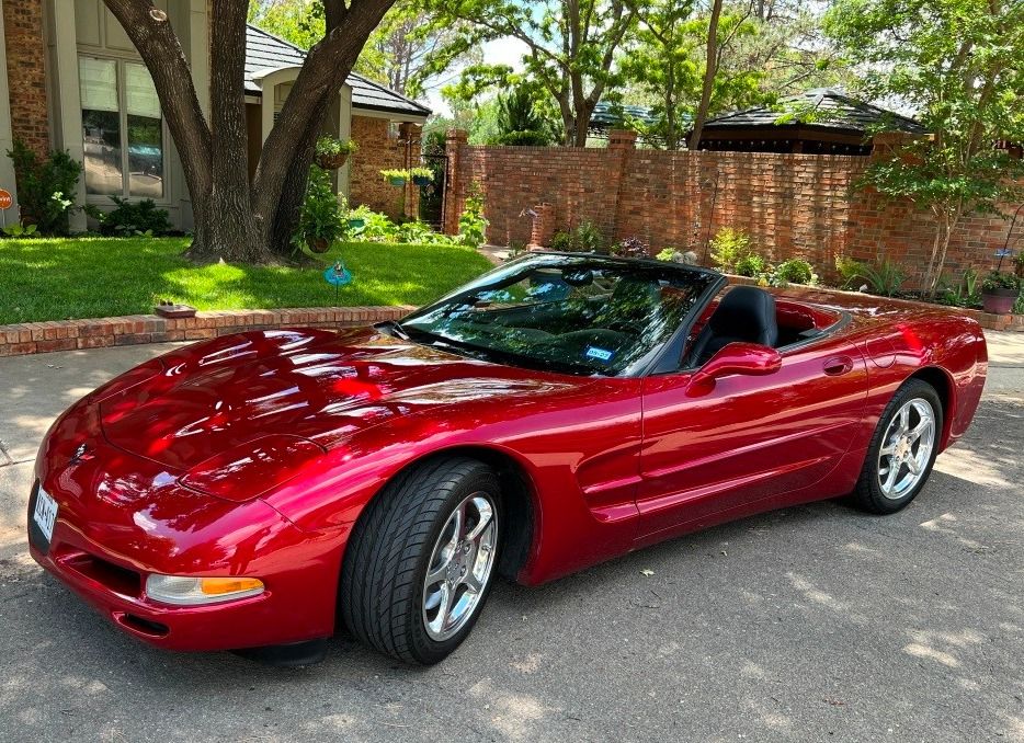 Used 2004 Chevrolet Corvette Convertible w/ Preferred Equipment Group RWD image 11