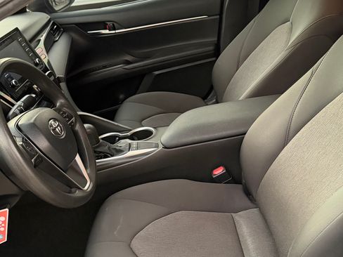 Used 2022 Toyota Camry LE image 9