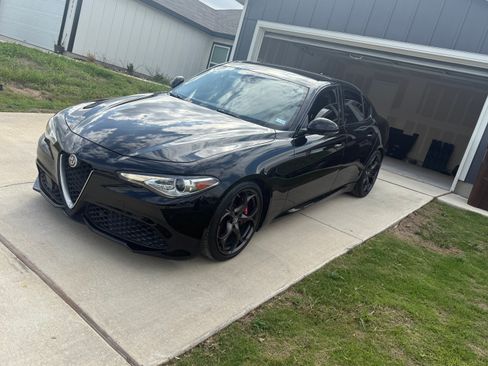 Used 2017 Alfa Romeo Giulia Ti w/ TI 19" Sport Package RWD image 1