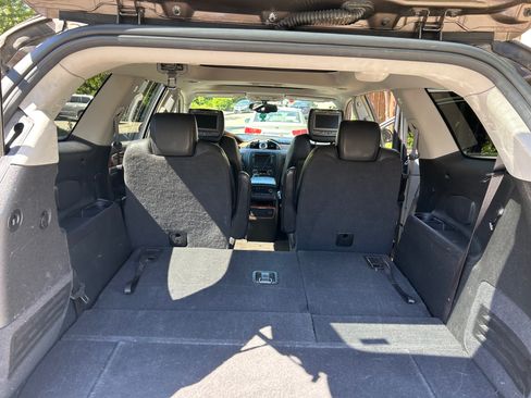 Used 2009 Buick Enclave CXL w/ Entertainment Package #3 AWD/4WD image 11