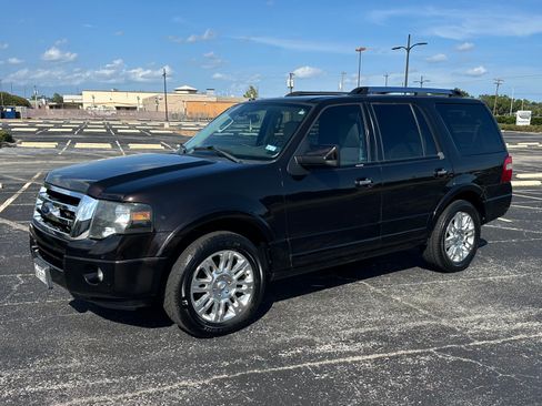 Used 2013 Ford Expedition Limited RWD image 2