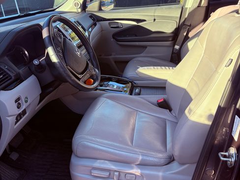 Used 2017 Honda Pilot Touring image 5