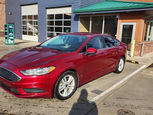 Used 2018 Ford Fusion SE image 5