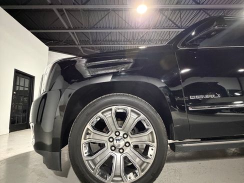 Used 2015 GMC Yukon XL Denali w/ Premium Package AWD/4WD image 11