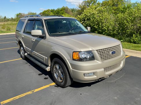 Used 2005 Ford Expedition Limited AWD/4WD image 1