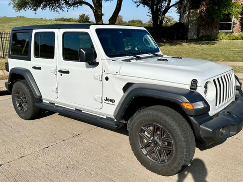 Used 2024 Jeep Wrangler Unlimited Sport image 1