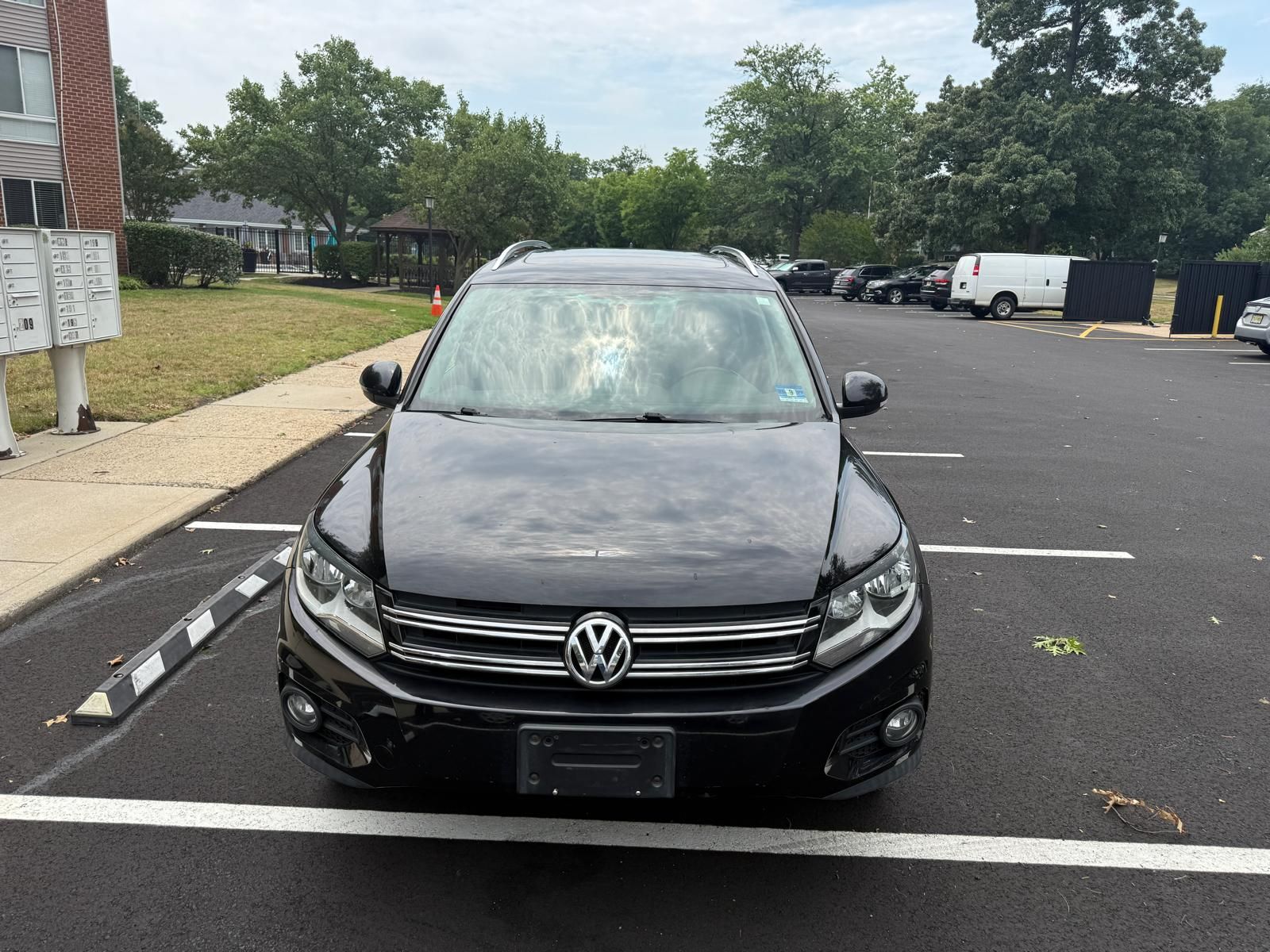 Used 2015 Volkswagen Tiguan SEL AWD/4WD image 1