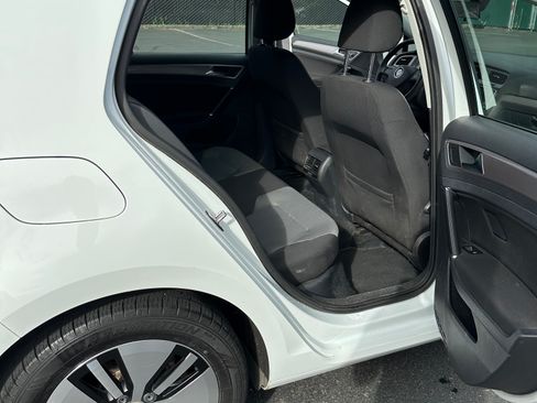 Used 2016 Volkswagen e-Golf SE w/ DC Fast Charging Package image 22