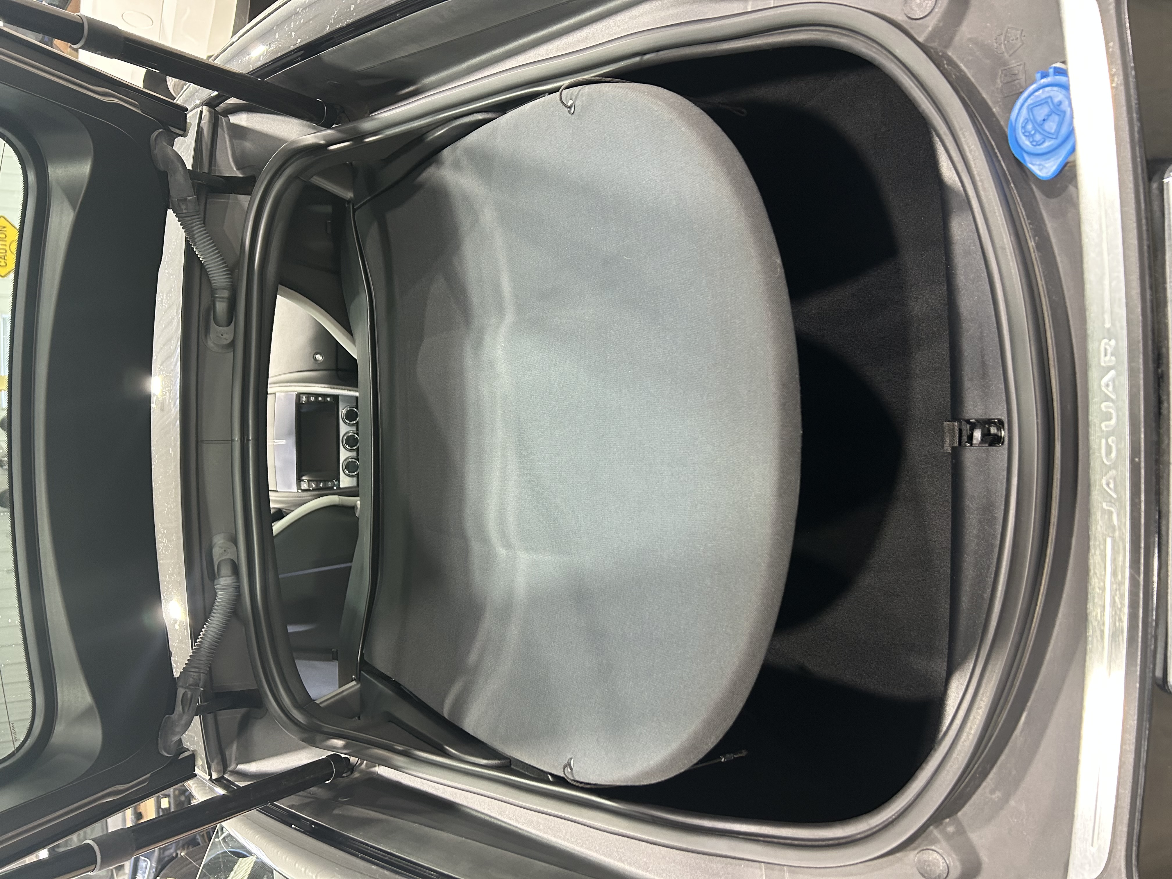 Used 2018 Jaguar F-TYPE Coupe RWD image 11