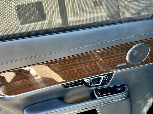 Used 2014 Jaguar XJ L Portfolio image 19