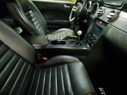Used 2007 Ford Mustang GT Premium RWD image 11