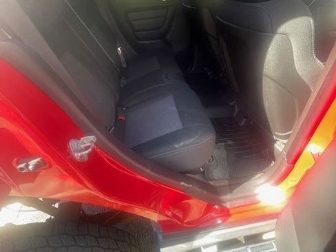 Used 2010 HUMMER H3 image 20