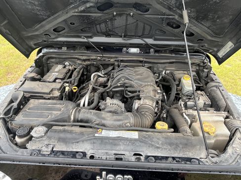 Used 2012 Jeep Wrangler Sport AWD/4WD image 12