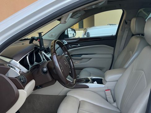 Used 2012 Cadillac SRX Luxury image 5