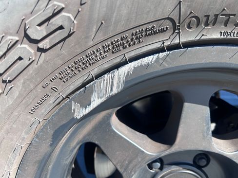 Used 2013 Jeep Wrangler Unlimited Rubicon w/ Connectivity Group image 11