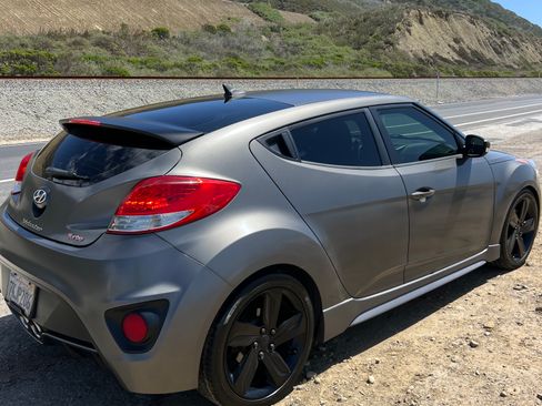 Used 2015 Hyundai Veloster Turbo image 2