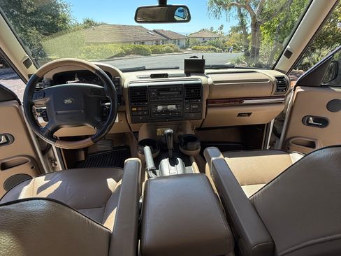 Used 2001 Land Rover Discovery SE image 9