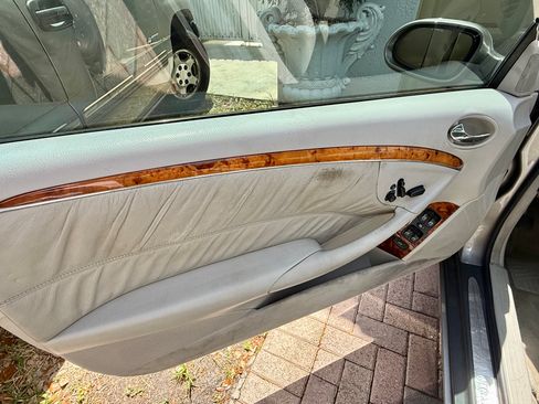 Used 2004 Mercedes-Benz CLK 320 Cabriolet image 15