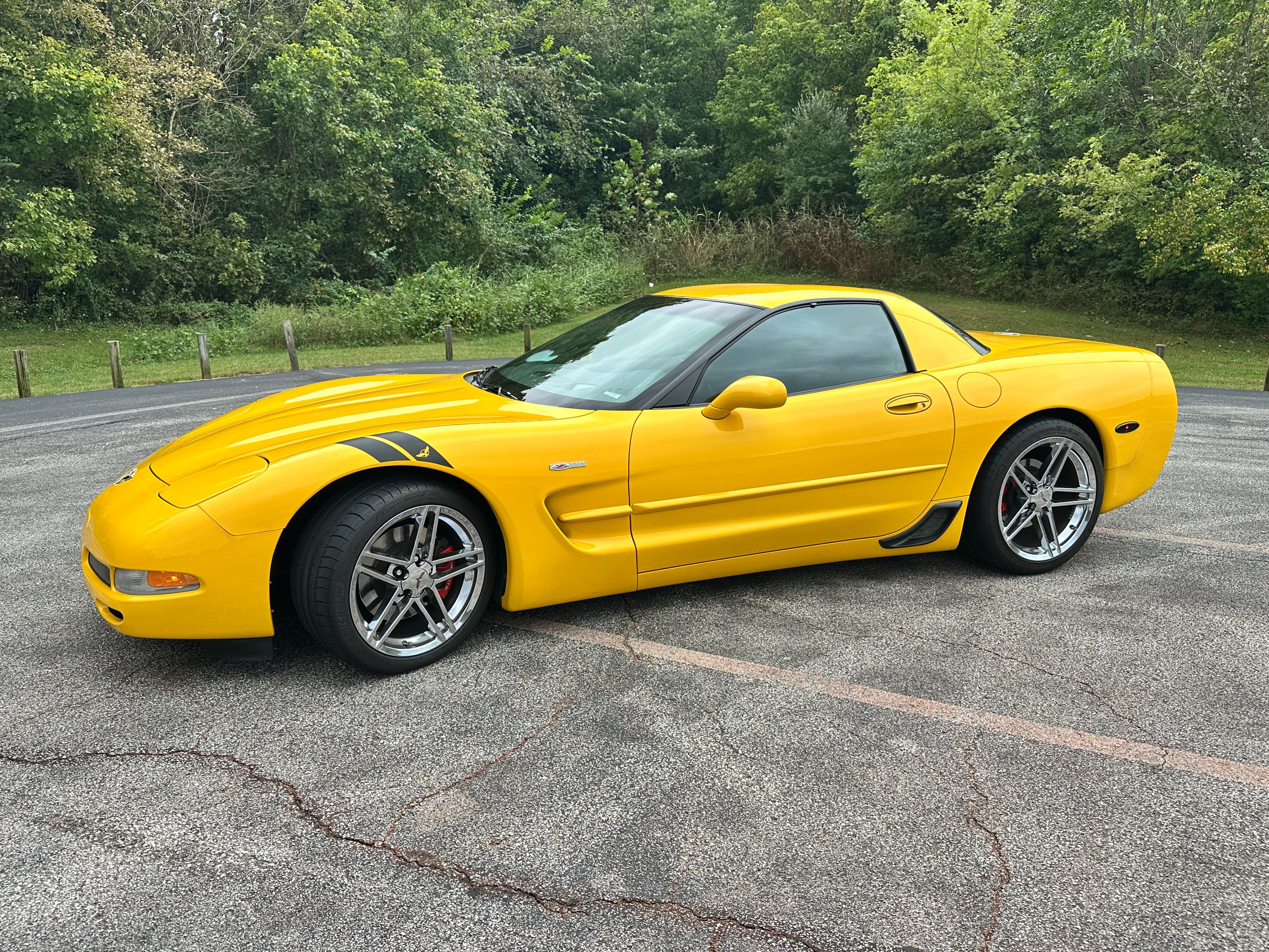 Used 2003 Chevrolet Corvette Z06 w/ Memory Package, 3 Drivers RWD image 1
