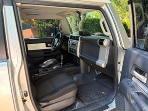 Used 2008 Toyota FJ Cruiser 2WD image 5
