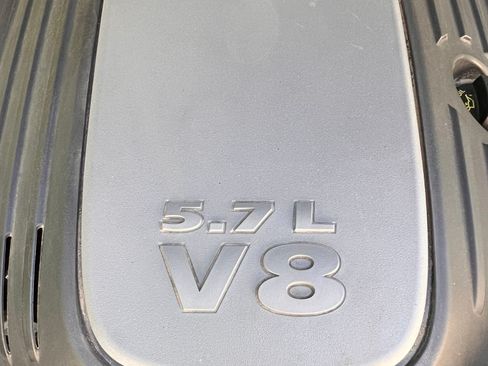 Used 2014 Chrysler 300 C image 9