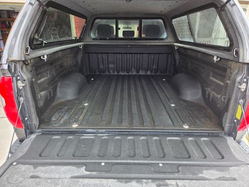 Used 2017 Toyota Tundra SR5 w/ TRD Off Road Package image 8