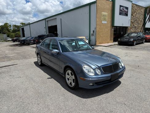 Used 2006 Mercedes-Benz E 500 4MATIC Sedan image 4