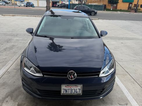 Used 2016 Volkswagen Golf S image 1