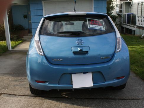 Used 2011 Nissan Leaf FWD image 9