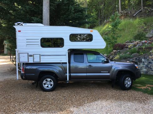 Used 2015 Toyota Tacoma TRD Pro image 4