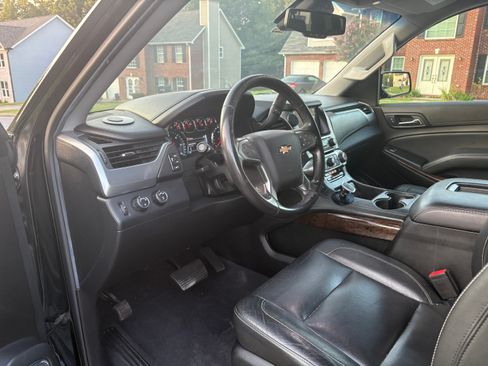 Used 2020 Chevrolet Suburban LT AWD/4WD image 6