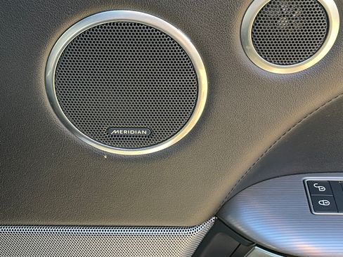 Used 2018 Land Rover Range Rover Sport HSE image 10