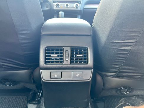 Used 2015 Subaru Outback 2.5i Limited AWD/4WD image 18
