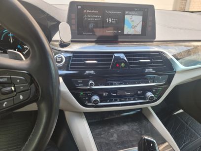 Used 2018 BMW 530e xDrive w/ Premium Package 2