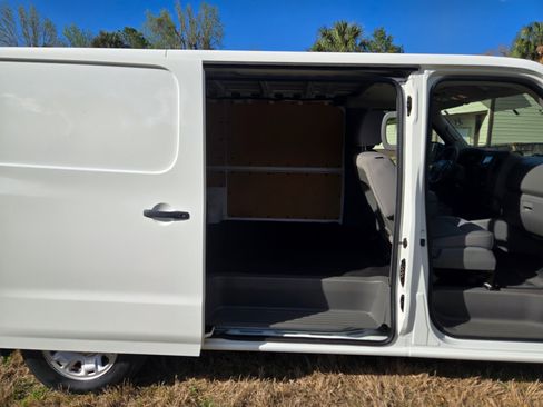 Used 2021 Nissan NV 2500 SV image 17