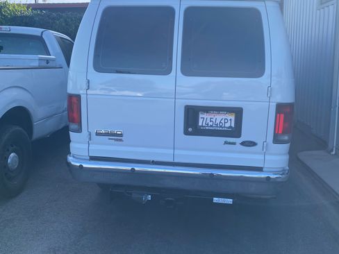 Used 2013 Ford E-350 and Econoline 350 XLT image 9