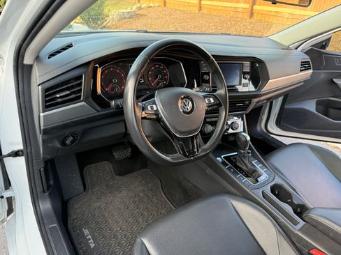 Used 2019 Volkswagen Jetta SE image 12