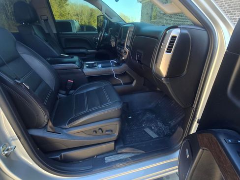 Used 2018 GMC Sierra 3500 Denali w/ Duramax Plus Package image 13