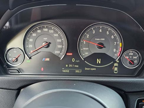 Used 2018 BMW M4 Coupe image 9