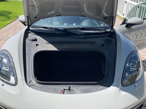 Used 2018 Porsche 718 Cayman S RWD image 9