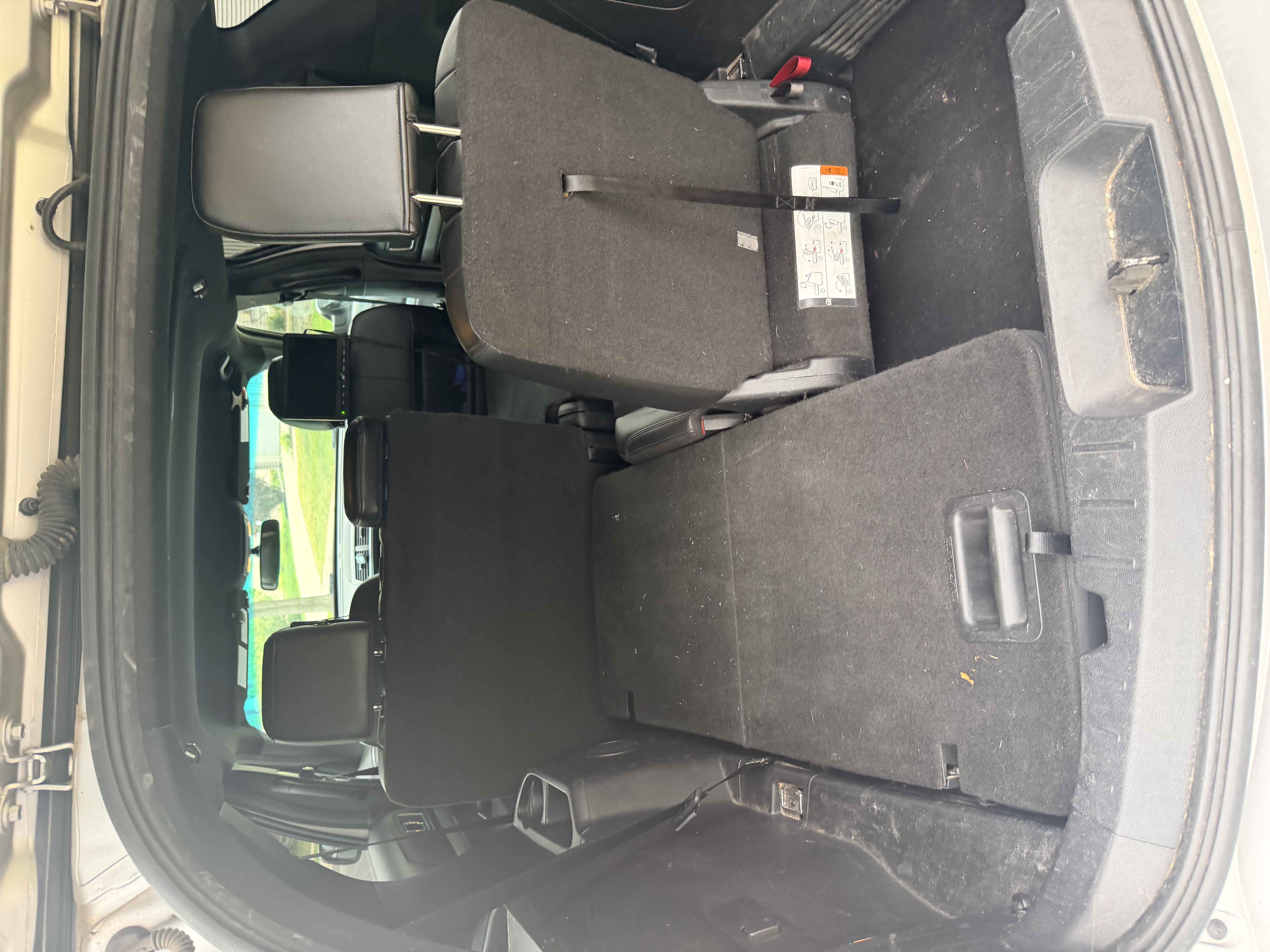Used 2016 Ford Explorer XLT w/ Equipment Group 202A AWD/4WD image 8