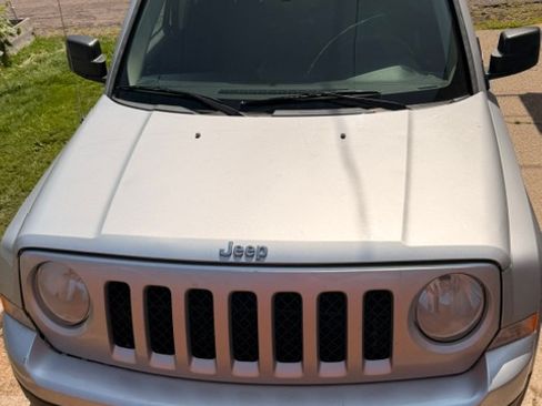 Used 2013 Jeep Patriot Sport w/ PWR Value Group AWD/4WD image 4